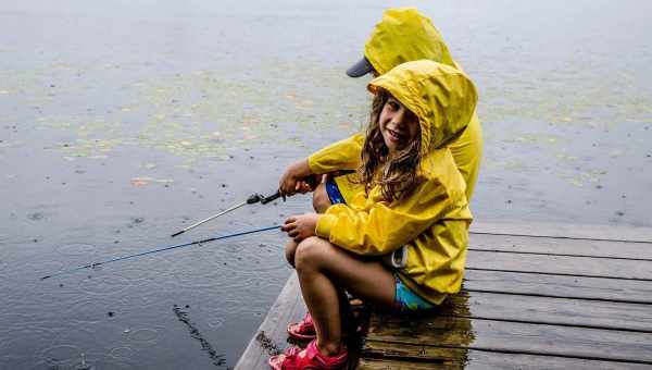 Ловля леща в дождливую погоду, клюёт ли рыба в дождь