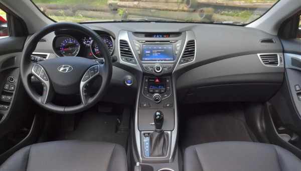 Hyundai Elantra оценят любители комфорта