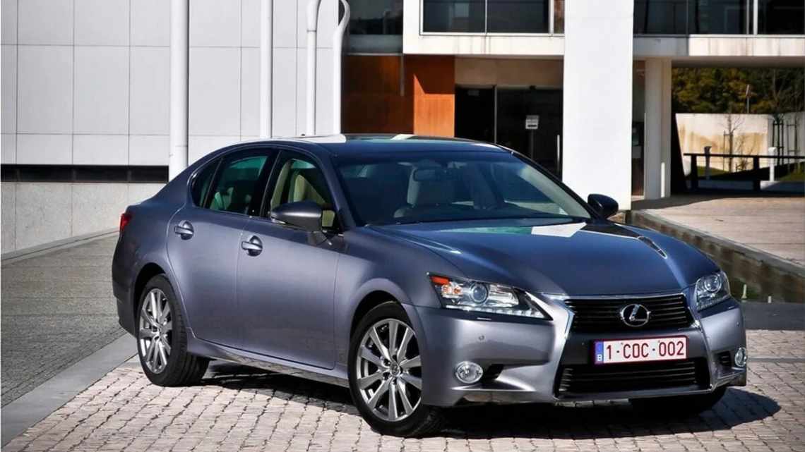 Lexus познакомил с новым GS 250