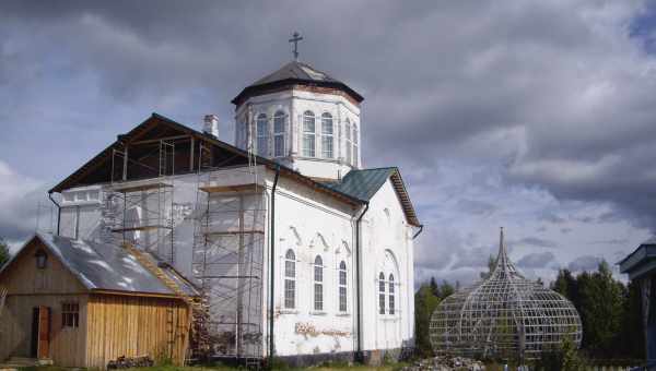 Церковь Успения Богородицы в Славковичах