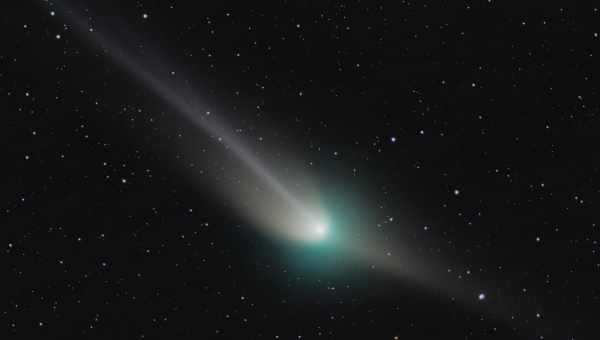 Телескоп NRL обнаружил 4000-ю комету, а рядом с ней еще один космический объект